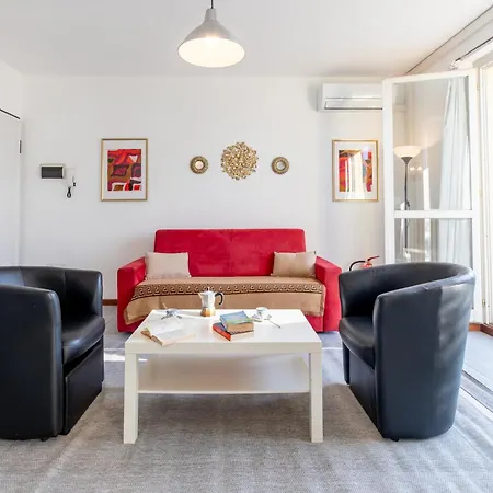 The Sunset 1 By Design Apartment