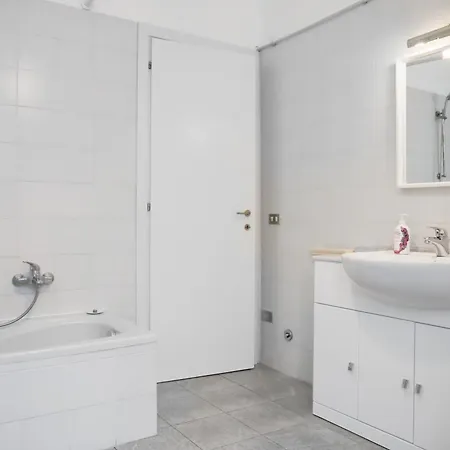 The Sunset 1 By Design Apartment *