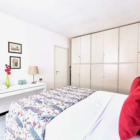 The Sunset 1 By Design Apartment *