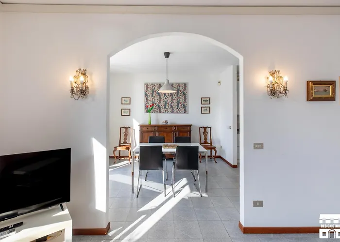The Sunset 1 By Design Apartman Bellano