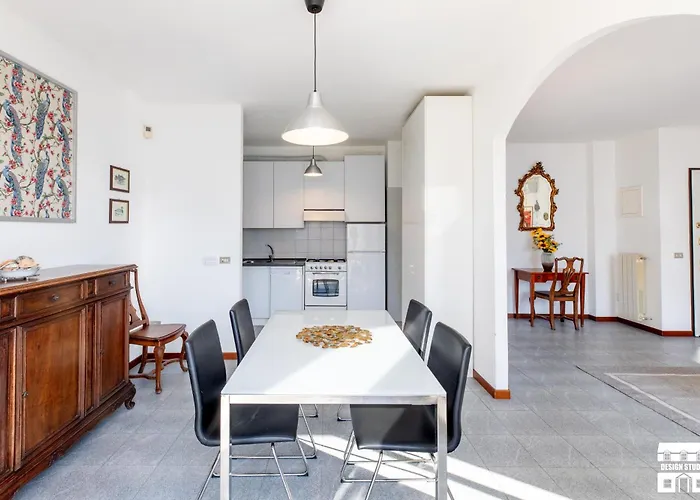 The Sunset 1 By Design Apartman